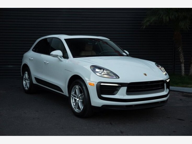 Thumbnail Photo undefined for 2022 Porsche Macan
